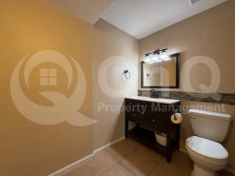 8601 E Calle Bolivar — Photo 36