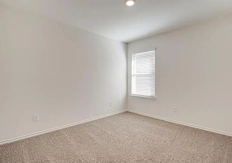 1014 Amistad Loop — Photo 2