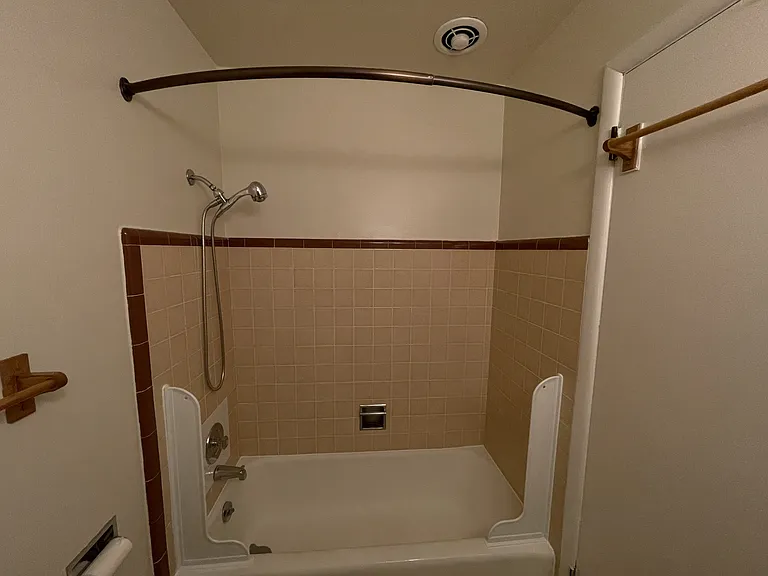 304 E Thomas St #4 — Photo 7