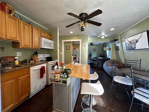 143 Highland Ave Photo 1