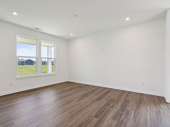 5th image of 225 Marble Wood Dr
