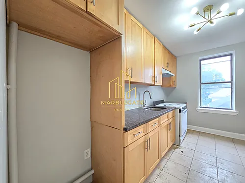 585-586 Elizabeth Ave Photo 1