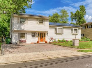 6 Rieder Rd, Edison, NJ 08817