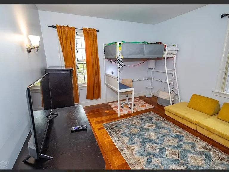 496 River Ave #2 — Photo 3
