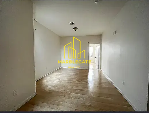 684 Grove St #33L — Photo 3