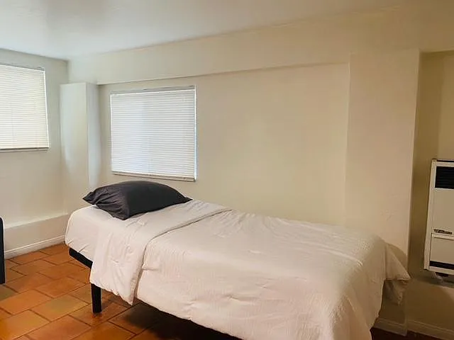 Studio, 465 sqft, $1,550 — Photo 3