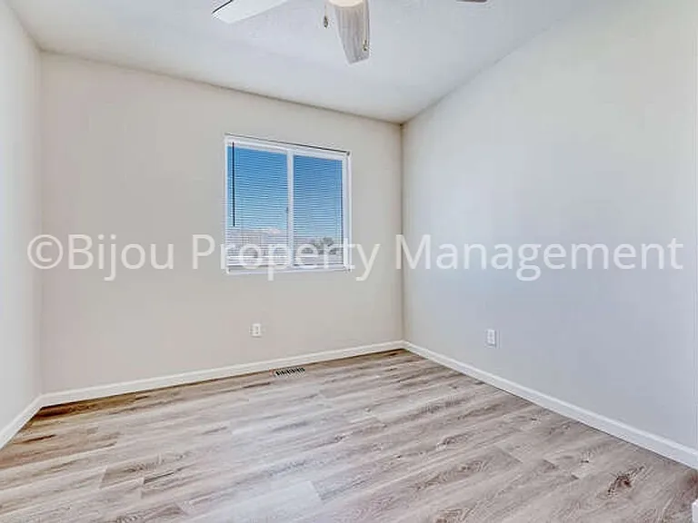 3066 Starlight Cir — Photo 22