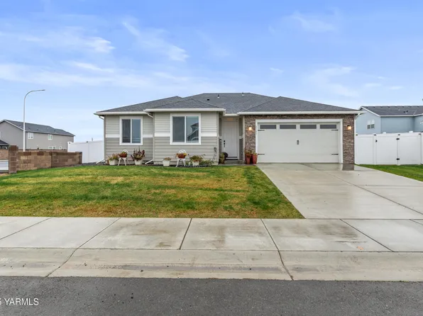 2121 Amber Loop, Yakima, WA 98901