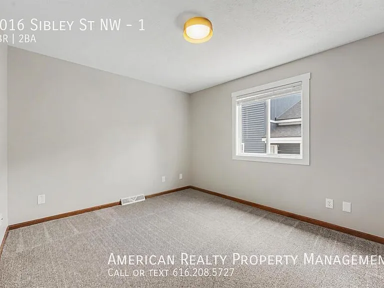 1016 Sibley St NW #1 — Photo 5
