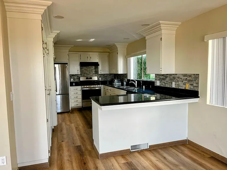 1226 Archer St — Photo 3