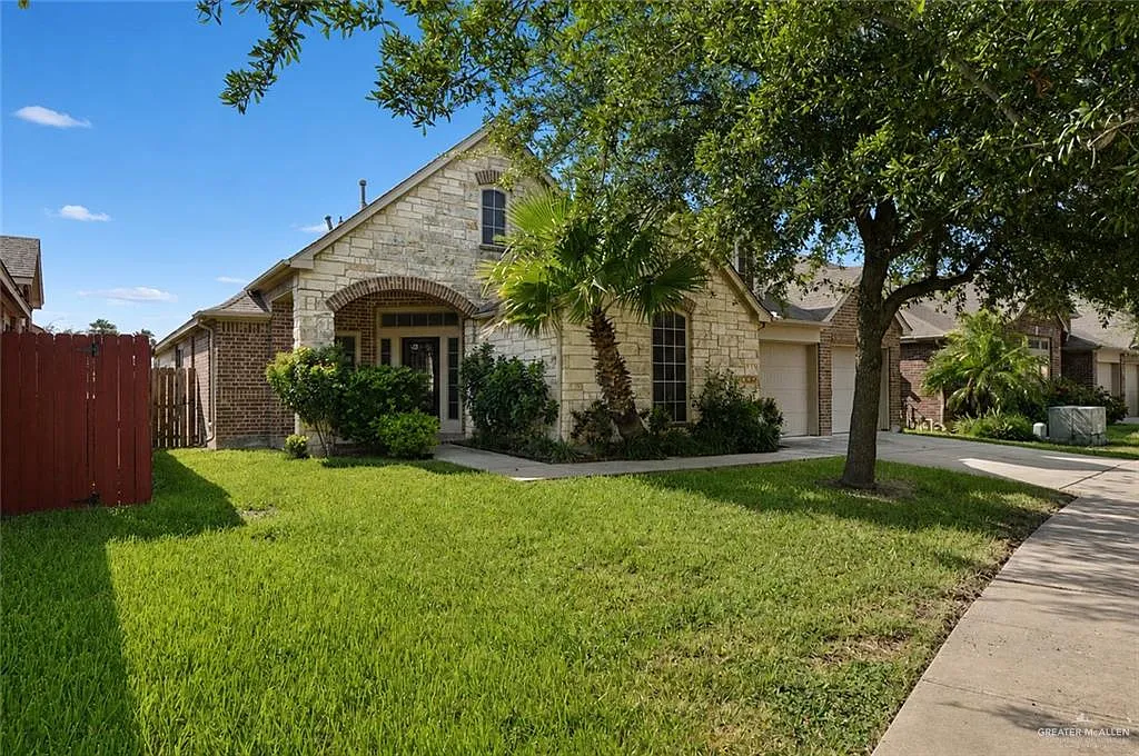 4 bed, 3.0 bath, 2903 sqft, $2,850 — Photo 1