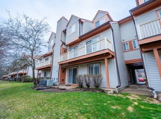 50 Woods Edge Dr BLDG 22 #50, Succasunna, NJ
