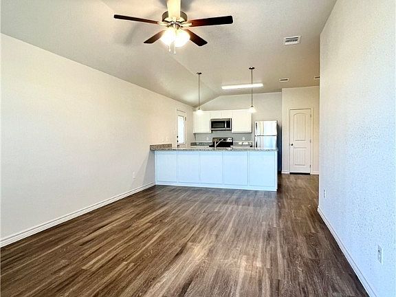2nd image of 122 Dolphin Dr