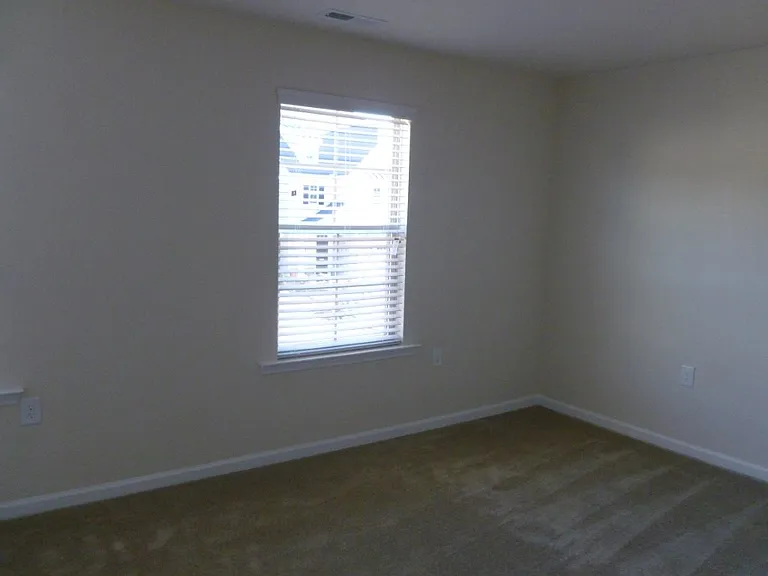 227 Begen St — Photo 11