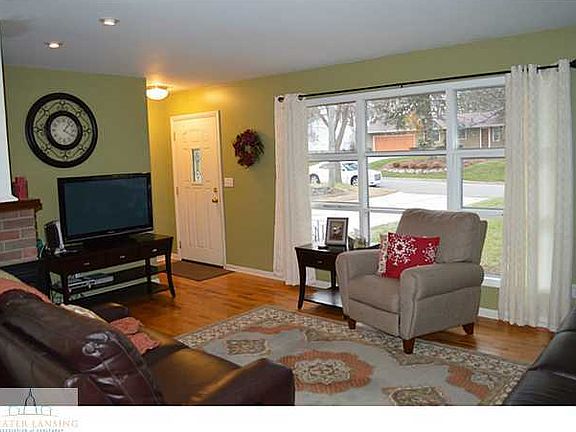 5th image of 217 E Loree Dr