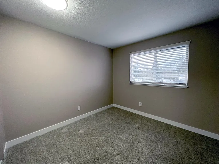 706 Browning Ave S #4 — Photo 24