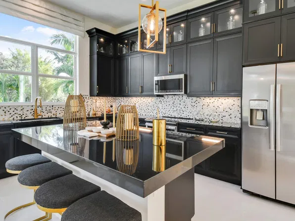 132 SE VIA TIRSO, Port St Lucie, FL 34952