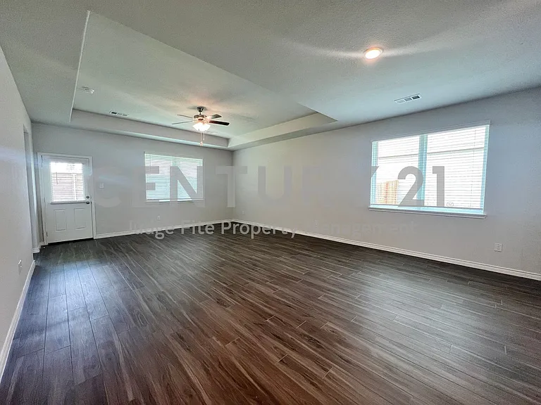 5021 Chital Dr — Photo 3