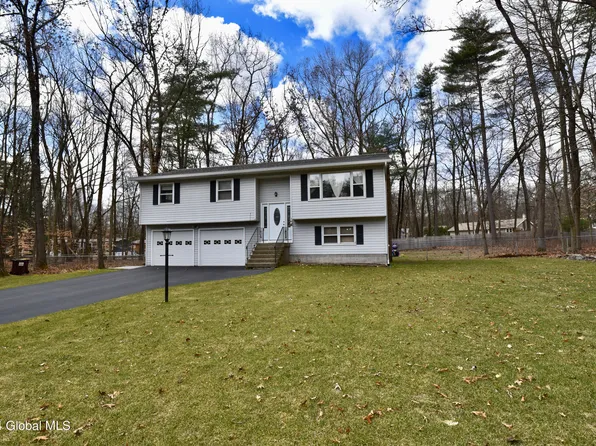 12 Hallak Drive, Ballston Spa, NY 12020
