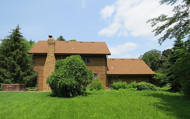 1st image of 421 Nippersink Ave