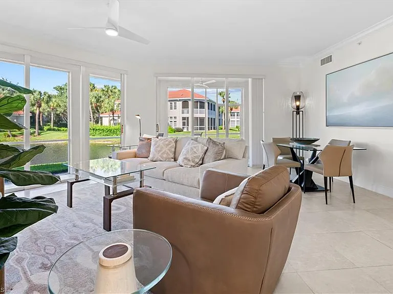 800 L Ambiance Cir #106 — Photo 3