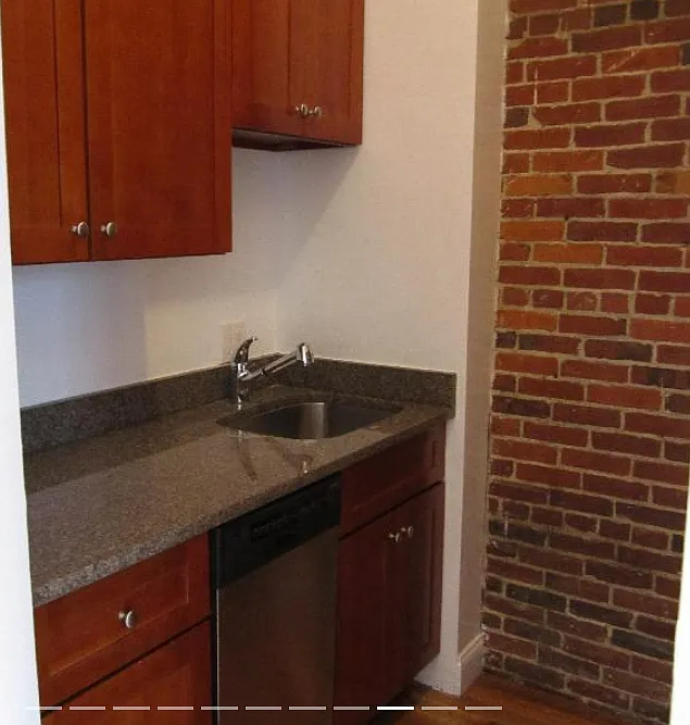 3 bed, 1.5 bath, 9999 sqft, $5,150 — Photo 3