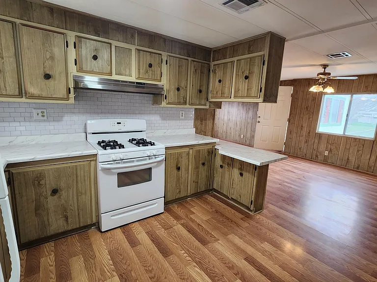 1111 W Hardy Ln #B — Photo 11