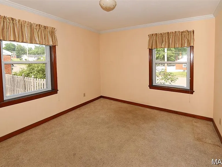 10501 Saint Michael Ln — Photo 13