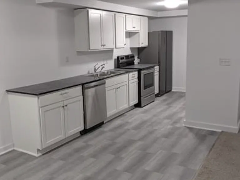 300 Lakeview Ave — Photo 1
