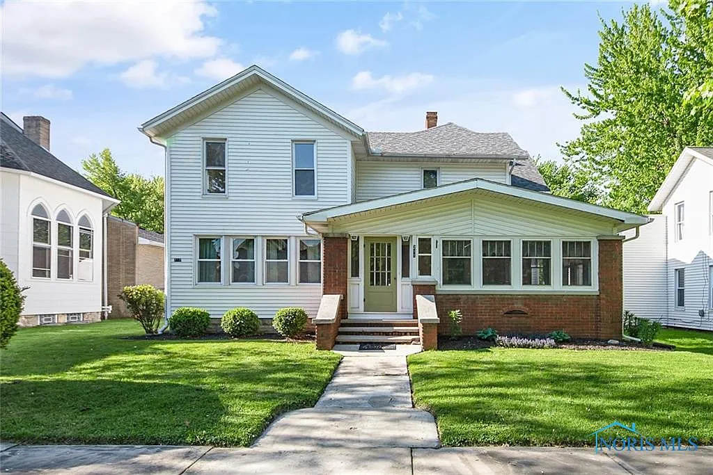 211 Perry St photo 1