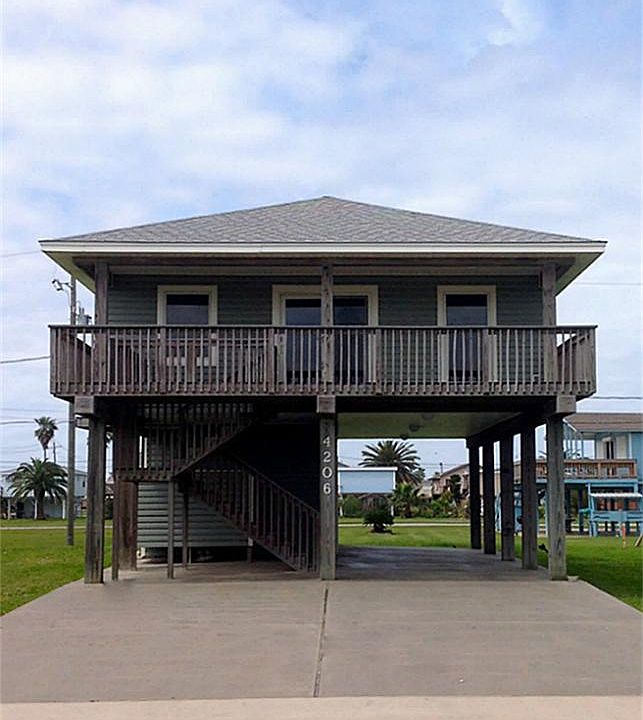 Welcome to your weekend retreat located at 4206 Liberty on Sea Isle.