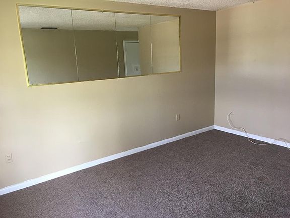3rd image of 1307 Fairway Dr
