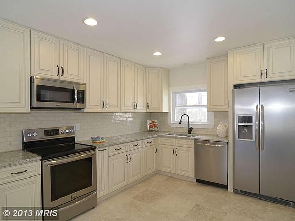 3rd image of 8021 Woodholme Cir