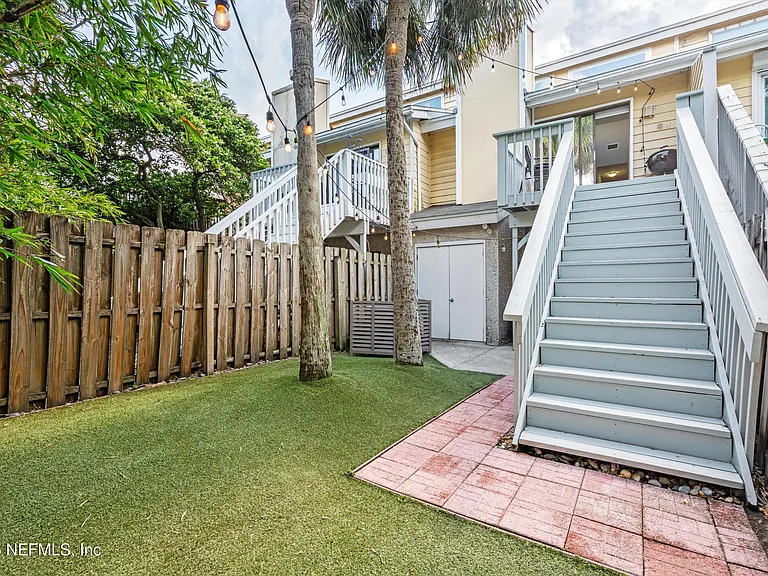 2219 Gorden Ave — Photo 23