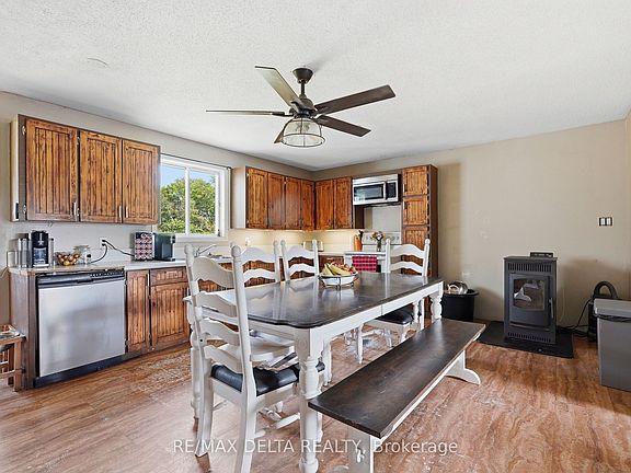 5th image of 1553 Du Lac Rd