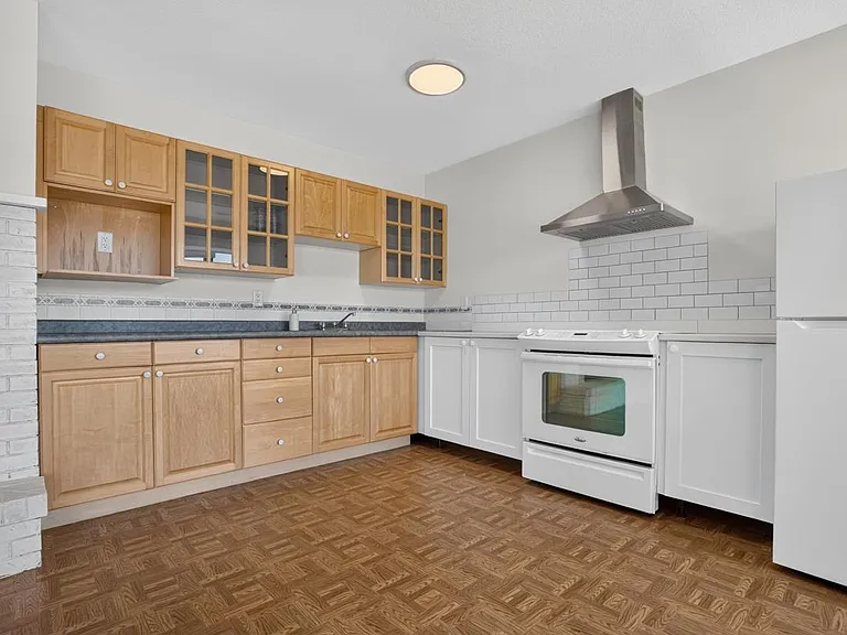 2929 Dollarton Hwy — Photo 3