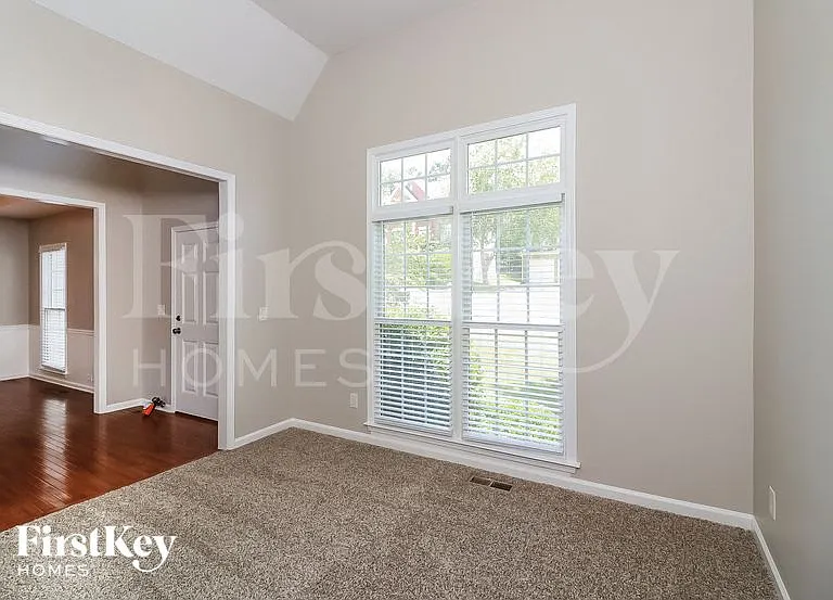 166 Crestview Dr — Photo 6