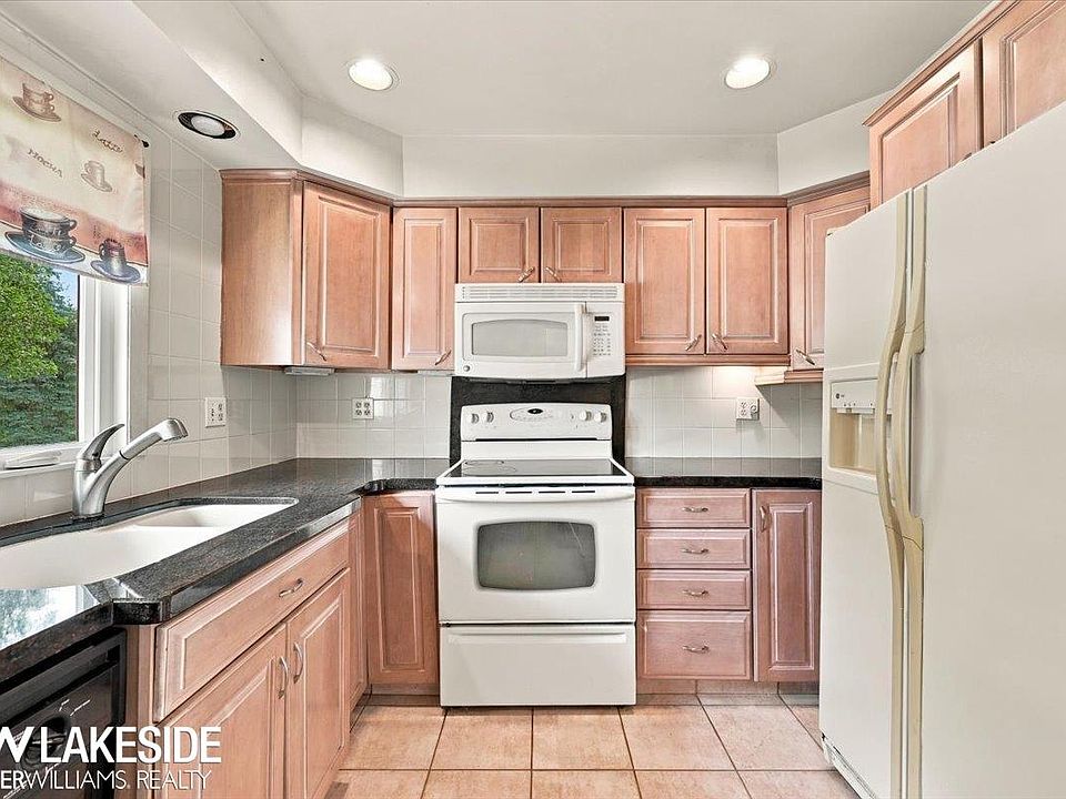 45491 Meadows Sq, photo 9