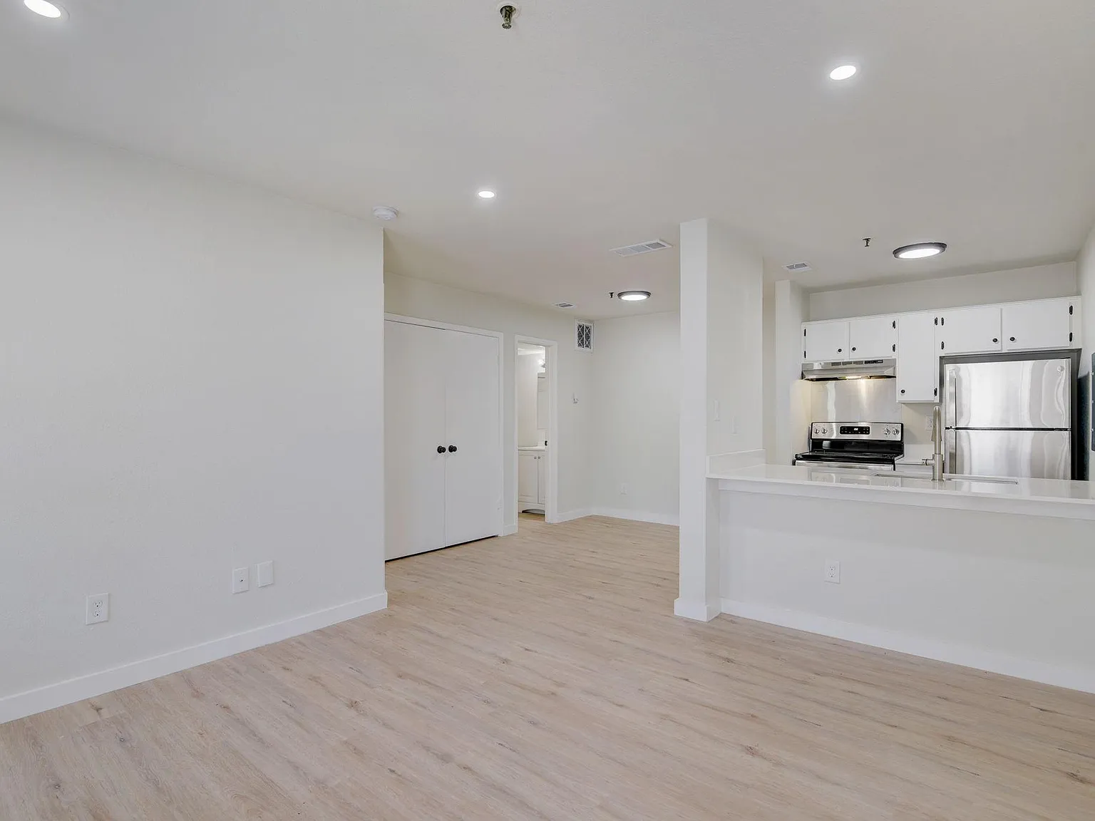 Moser Gardens Apartments — Photo 1