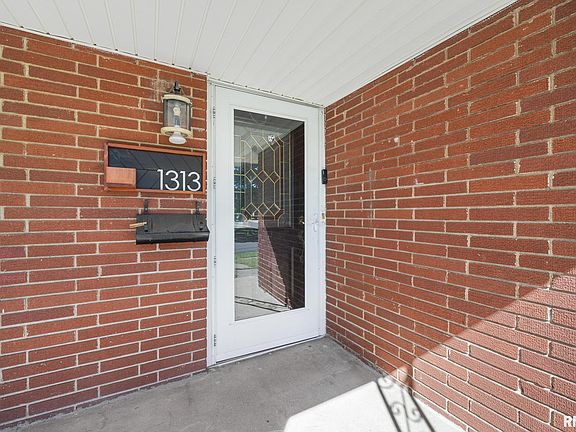 3rd image of 1313 Matilda St