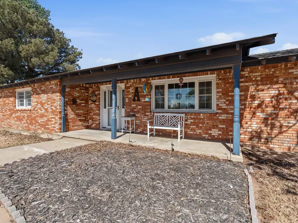 700 W Cleveland St, Dimmitt, TX 79027