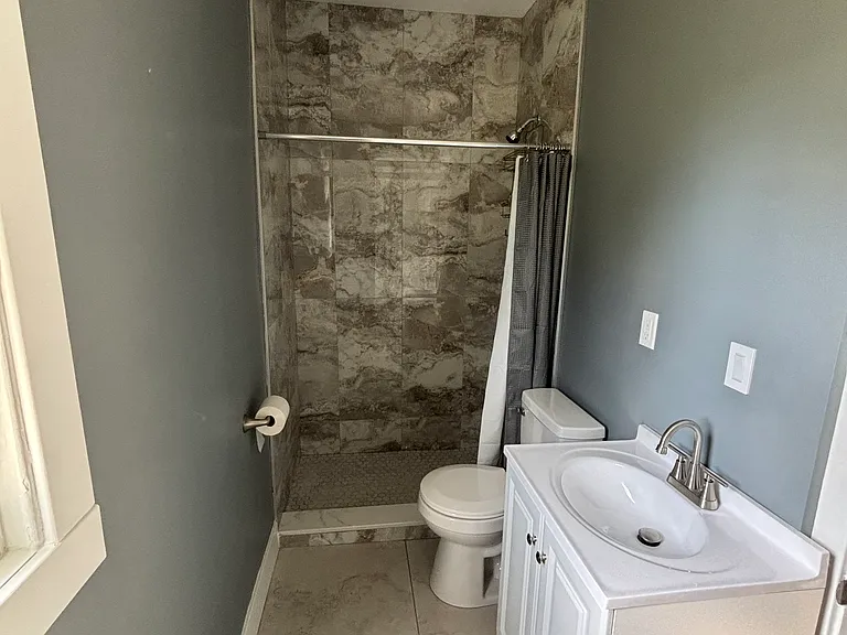 250 E Auburndale Ave — Photo 6