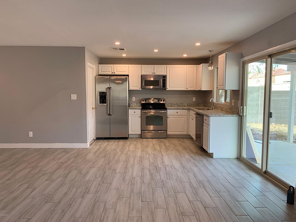 1st image of 6207 S Parkside Dr