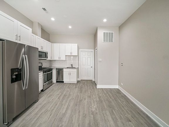 4th image of 3856 W Diversey Ave #2