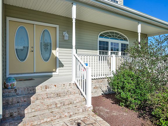 4th image of 31788 Duane Dr