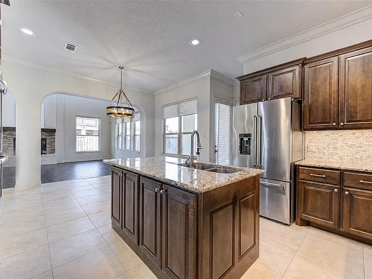 2422 Camden Creek Ln — Photo 6