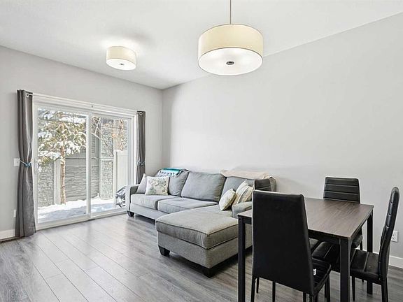 5th image of 626 W Skyview Ranch Grv NE