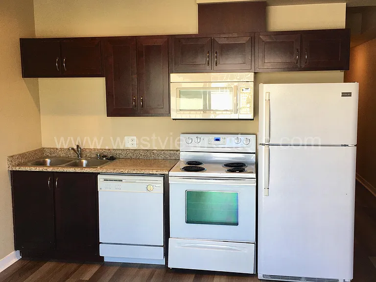 200 E Maple St — Photo 11