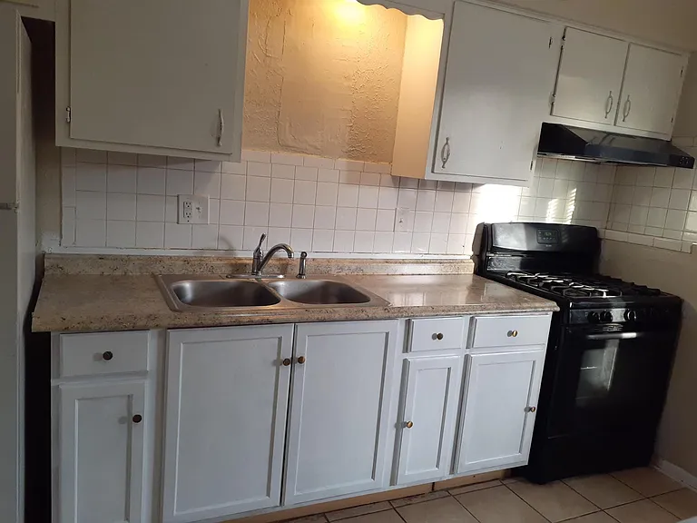 5601 E 139th Ter #D — Photo 22