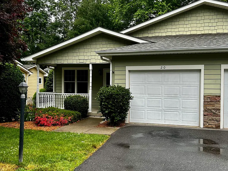 20 Spring Village Ln — Photo 1